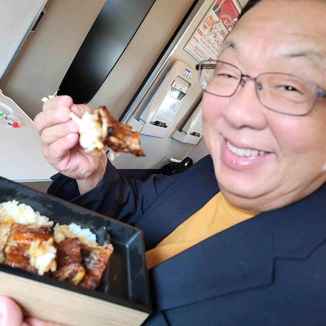 梅沢富美男のインスタグラム：「丑の日なので新幹線でうなぎをいただきます！  #土用の丑の日  #うなぎ」
