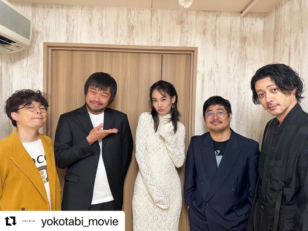 菊地凛子さんのインスタグラム写真 - (菊地凛子Instagram)「『６５８ｋｍ、陽子の旅』 ⁡公開記念舞台挨拶  in #ユーロスペース & #テアトル新宿   暑い中、足を運んでくださったみなさま、本日にありがとうございました。  大切な作品をみなさまとシェアできて、とても嬉しく思います。  この作品がみなさまと共に飛び立って、旅をしてくれることを祈ってやみません。  @yokotabi_movie  #陽子の旅   #陽子の旅 をつけて感想を聞かせてください🫶  #菊地凛子 #竹原ピストル  #浜野謙太  #オダギリジョー #熊切和嘉  Styling: @tomokojima__  H&M: @ryotanakamu」7月30日 13時12分 - rinkokikuchi