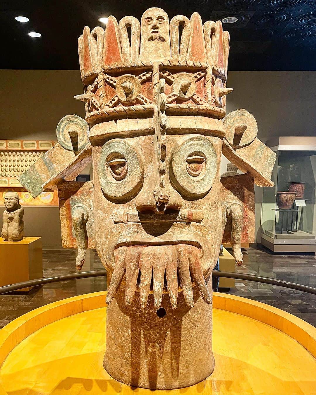 Jason G. Sturgillさんのインスタグラム写真 - (Jason G. SturgillInstagram)「Another photo dump from Mexico City. This one was on pretty much every recommendation list we were given, the Anthropology Museum. There’s so much we didn’t get to see in CDMX but with so many people saying it was a must we made sure to fit it in. There was some amazing things in the collection but for me I think it was hard to live up to the Anthropology Museum in Osaka Japan where almost every culture is represented. I regret not seeing Diego Rivera’s antiquities museum and Coyocan instead. We also didn’t get to see the adjacent gigantic park which we heard rivals Central Park. I wanted to visit the castle that’s there that looks amazing, next time.」7月30日 13時26分 - jgspdx