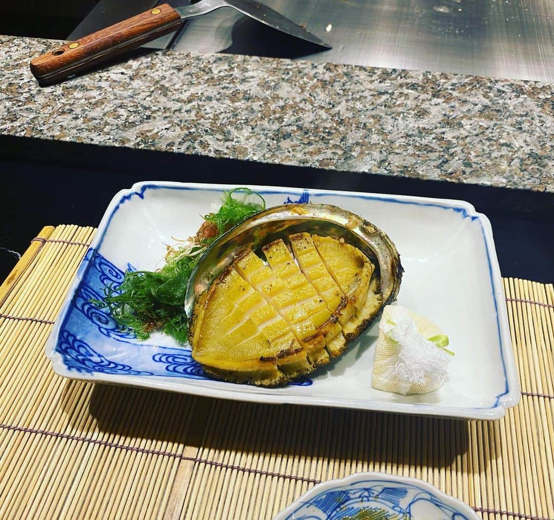 たすくこまのインスタグラム：「妹と鉄板焼き食べてきた！  #すていき小次郎」