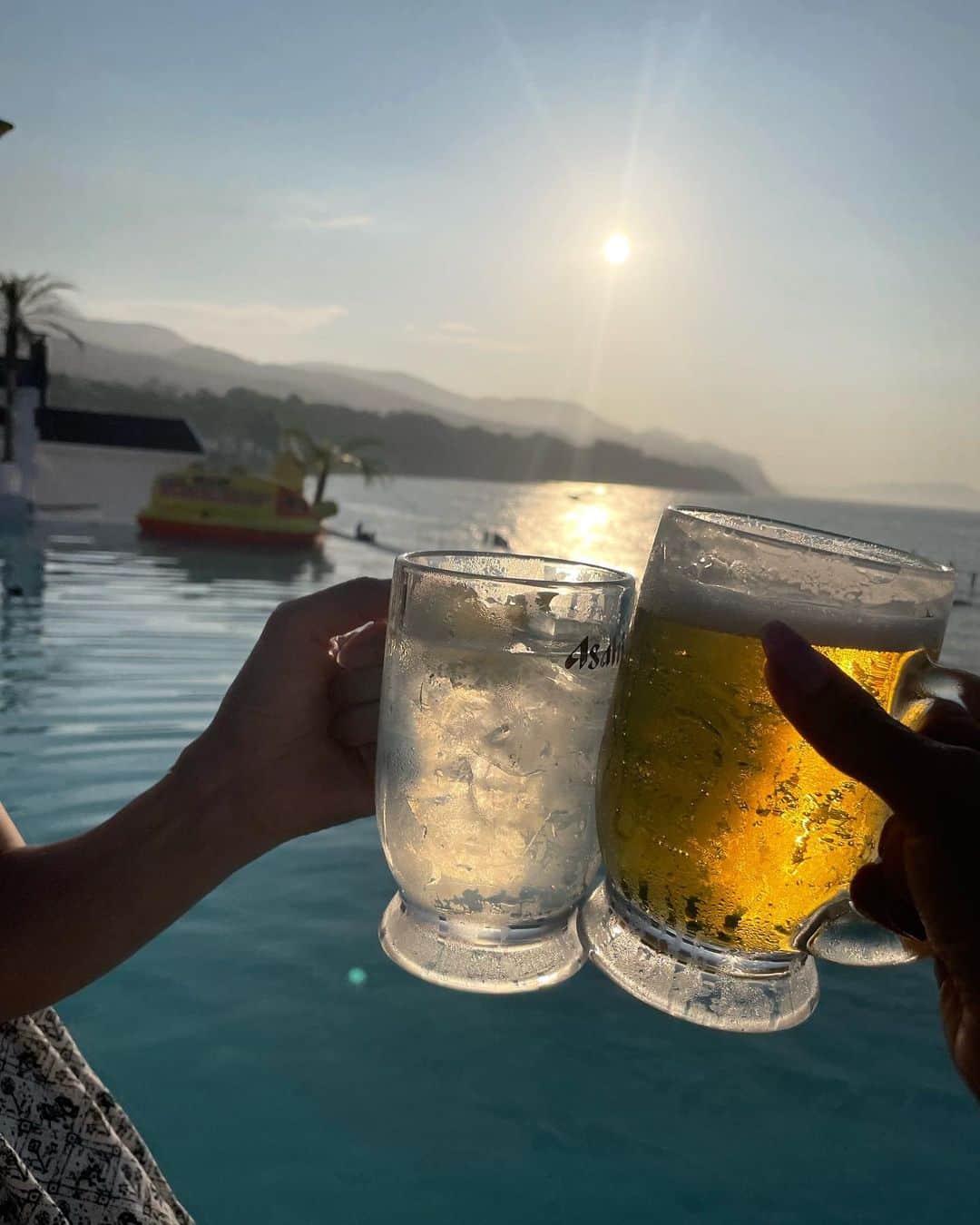 石川蓮美さんのインスタグラム写真 - (石川蓮美Instagram)「今年も最高の季節がやってきた〜❣️ 東京から友達大集結〜！ この夏1か月くらい一緒にいたいw #北海道 #移住生活 #プール #控えめに言って最高 #grace #銭函  #サップ #いつまでも青春」7月30日 13時41分 - hasumin.n819