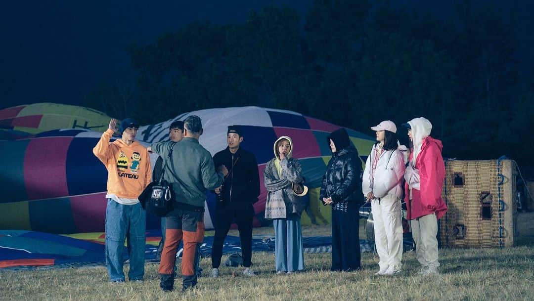 パフ・クオのインスタグラム：「🎈🥶  熱氣球初體驗🏞️  🩷🩵🧡💛💚  光站在熱氣球裡就很忙了 😅👋🏻  @光OO就很忙了 @light.reality.tv   #光開門就很忙了 #每週日晚間8點TVBS42 #晚間10點台視 #晚間12點Netflix」