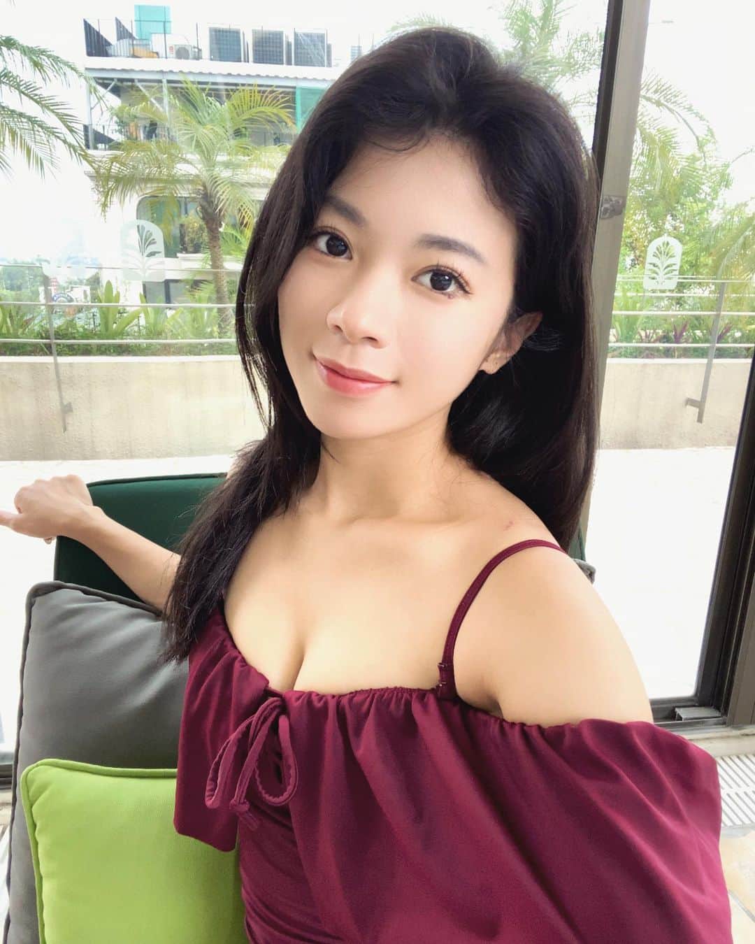 のインスタグラム：「毎朝プール🌞🌞  in Vietnam✈️」