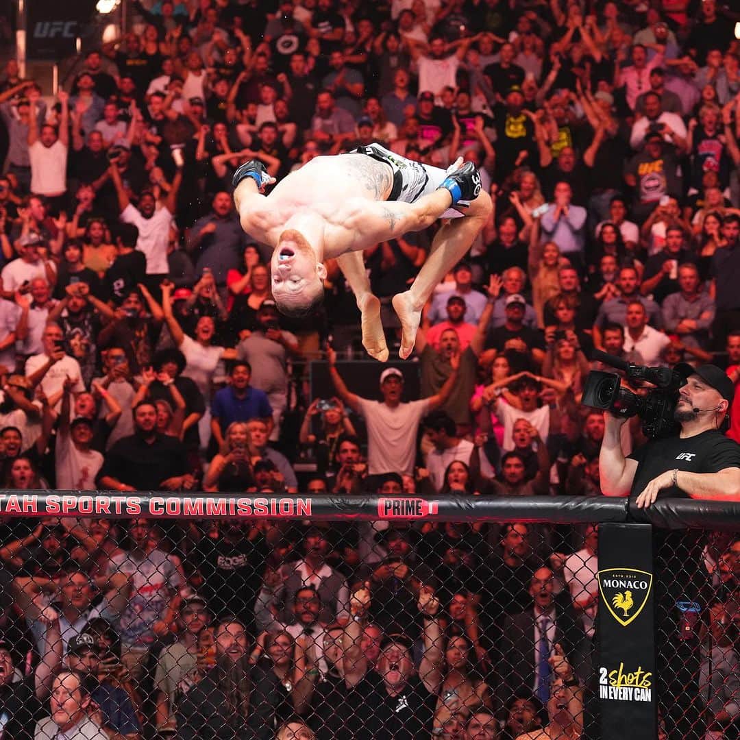 UFCさんのインスタグラム写真 - (UFCInstagram)「Can’t flippin’ believe it #UFC291」7月30日 13時55分 - ufc