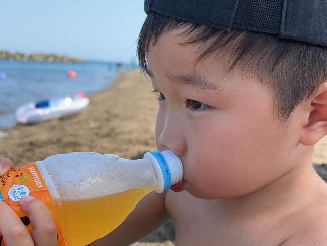 宮川杏奈さんのインスタグラム写真 - (宮川杏奈Instagram)「#低糖質トレーナー . 夏ってだけで映える⛱️ 現像したい写真がいっぱいあるよね😘 露出も増えるから ボディコントロールしっかりとね👍🏽 . #産後 #産後ダイエット  #産後トレーニング  #産後太り  #産後ケア  #パーソナルトレーナー #ケトジェニックご飯  #トレーニング女子 #ケトジェニックダイエット #ボディメイク #フィットネス #ダイエット #トレーニング #ワークアウト #低糖質 #低糖質高タンパク #低糖質ダイエット #コンビニ低糖質 #ローカーボ #ロカボ食品 #ロカボ #低糖質ごはん #糖質オフ #パーソナルトレーナーの生活 #パーソナルトレーニング #パーソナルトレーニングジム」7月30日 14時00分 - an1221na