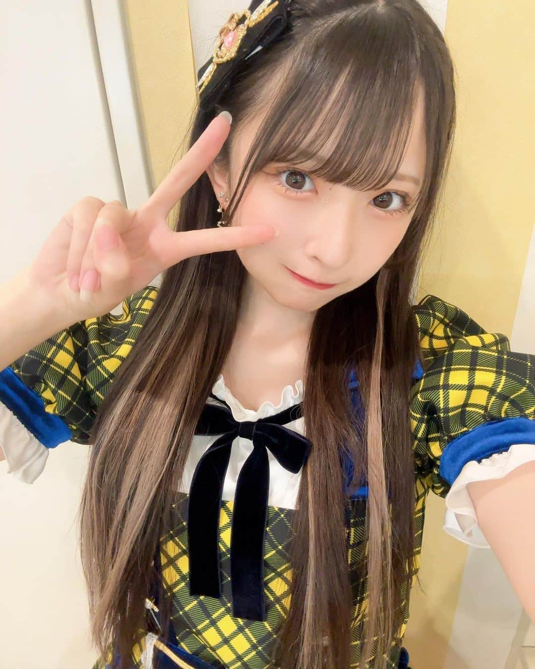 鈴木恋奈のインスタグラム：「💙💛」