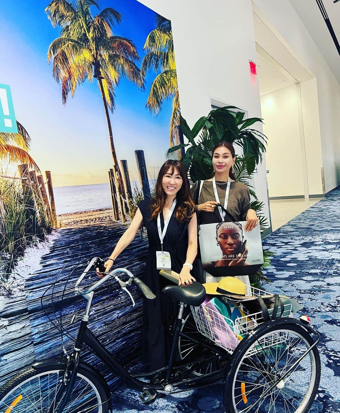 藤木貴子さんのインスタグラム写真 - (藤木貴子Instagram)「そういえば  マイアミ気分で 自転車乗ってる フーミン😆💦  ラスベガスだけど🤣」7月30日 23時56分 - takako_fujiki