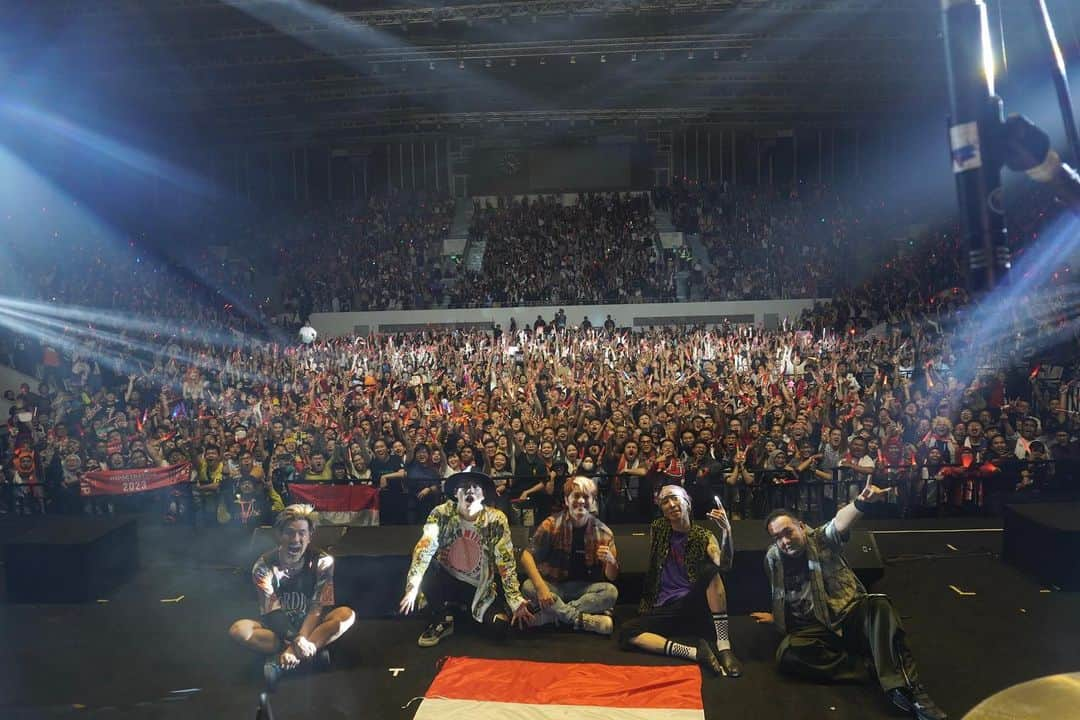 FLOWのインスタグラム：「Terima kasih sudah datang menonton kami di Jakarta! Kami cinta kalian! Kalian semua luar biasa! Kami ingin kembali ke Indonesia suatu saat!   #IMPACTNATIONJAPANFESTIVAL2023 #FLOW_JAPAN #BURNOUTSYNDROMES」