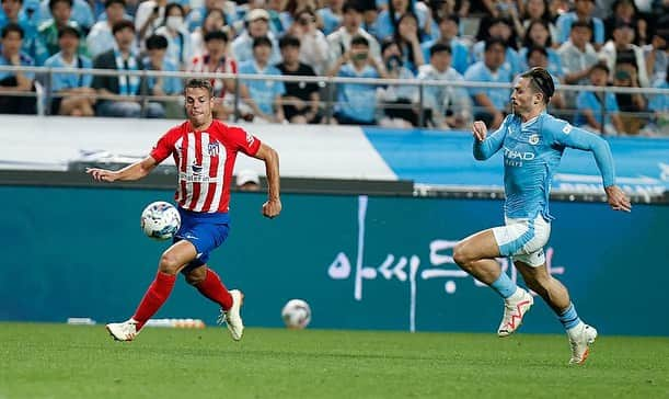 セサル・アスピリクエタのインスタグラム：「고마워 🇰🇷! Gracias Corea! Seguimos trabajando de cara a la temporada! 🔋 @atleticodemadrid 🔴⚪️」