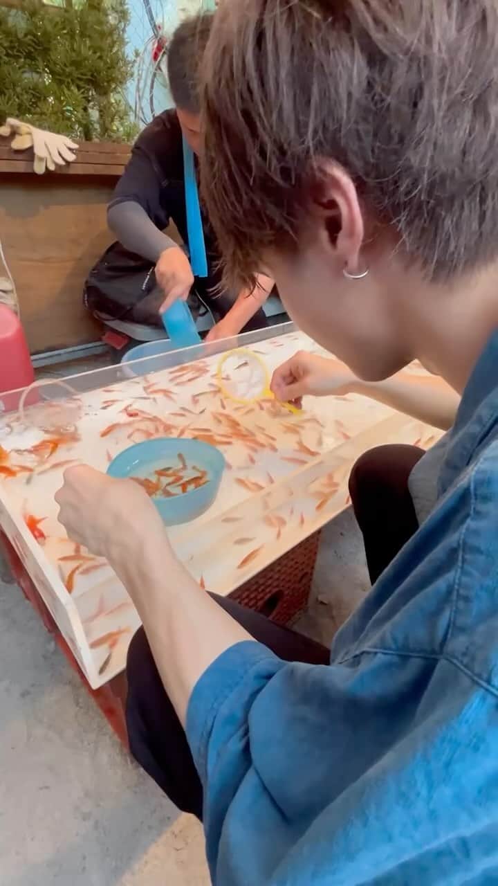 一ノ瀬将飛のインスタグラム：「僕 金魚掬い得意だったんだ.... #金魚掬い #彼女目線」