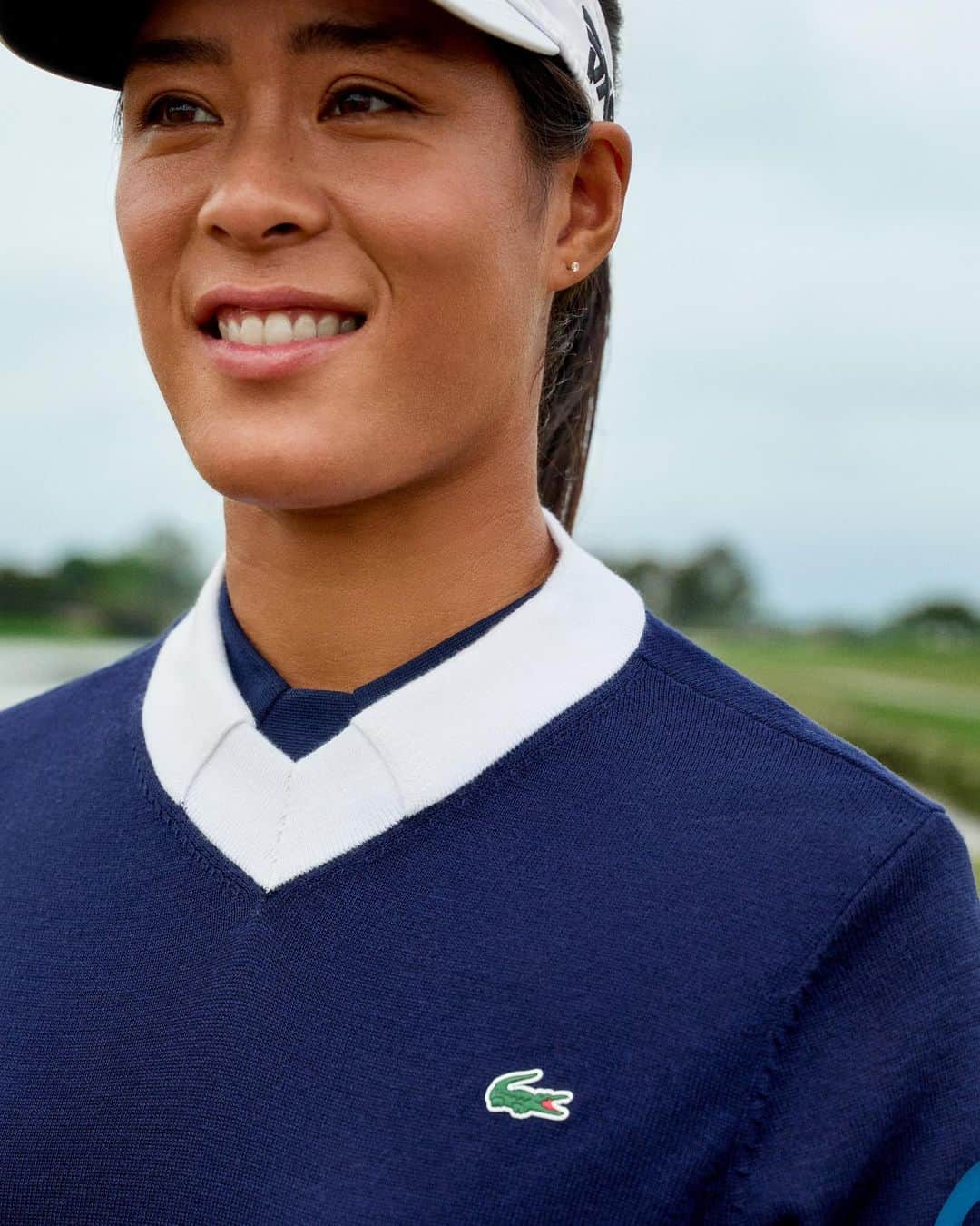 Lacosteのインスタグラム：「Break new ground. @celineboutier wins in Evian to capture first major victory. After Catherine Lacoste & @patriciameunierlebouc, she becomes the third Frenchwoman to win a Major 🇫🇷.   Congratulations to Céline and team.  1st Major title and counting…」