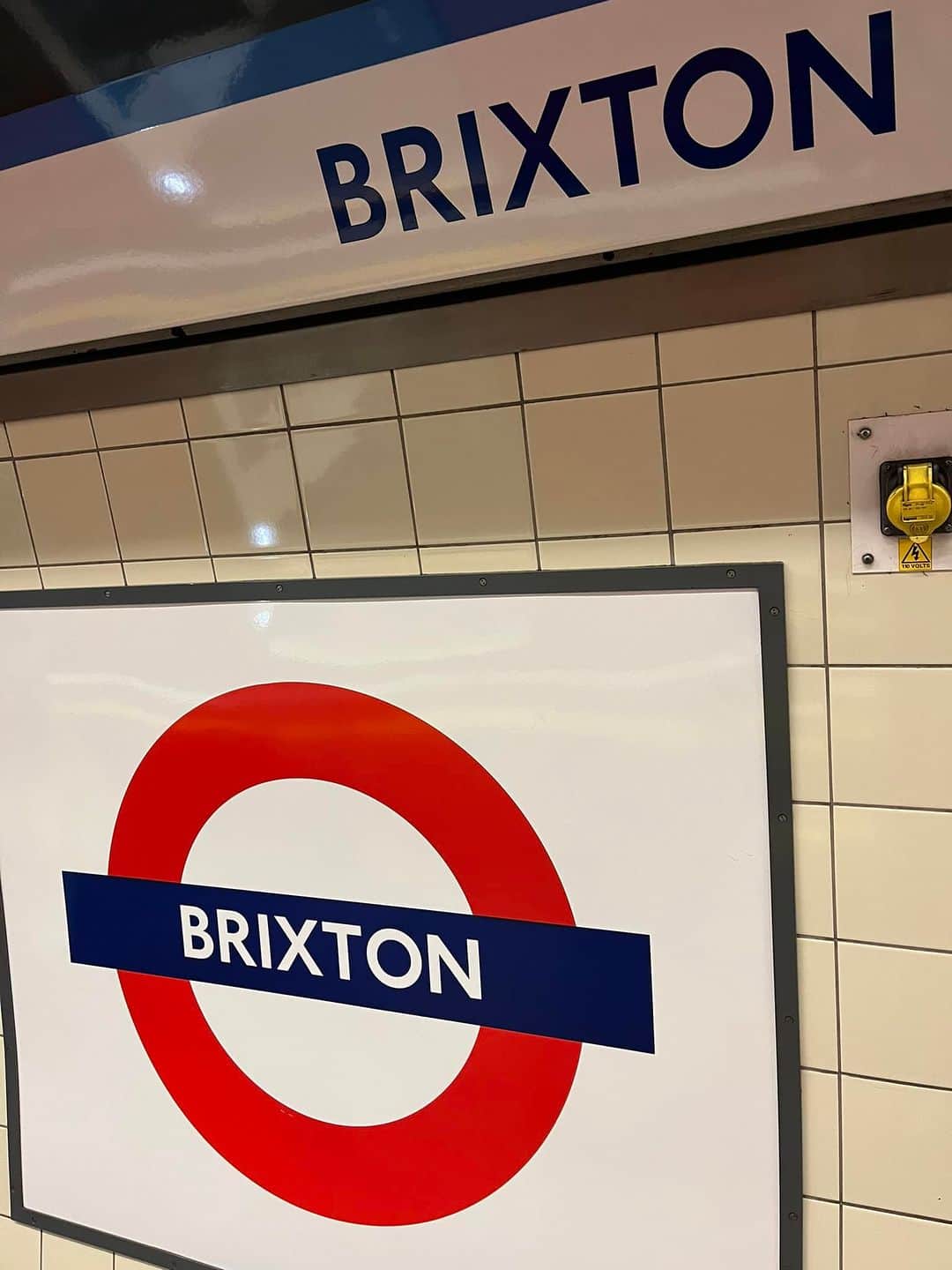 深町健二郎のインスタグラム：「BRIXTONへ！一気にカリビアンコミュニティ🇯🇲」