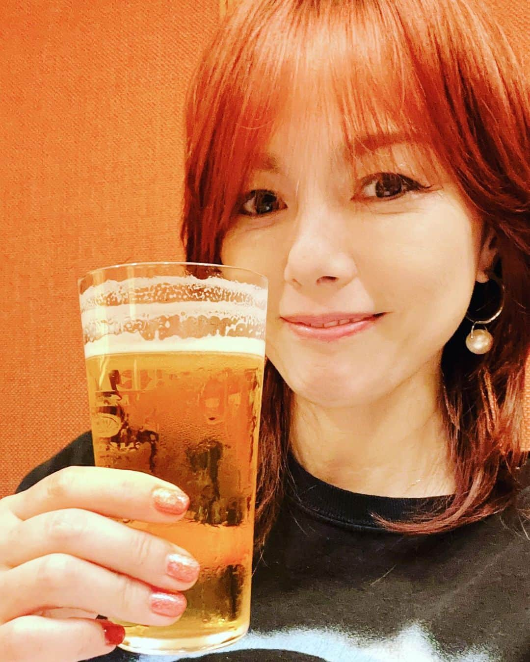 相川七瀬さんのインスタグラム写真 - (相川七瀬Instagram)「一ヶ月ぶりの🍺 とにかく自分、お疲れ様。 しばらくまた、ライブとレコーディングでハメを外せないので、今日はとにかくお疲れ様の一杯。  #🍺 #すき」7月31日 0時37分 - nanasecat