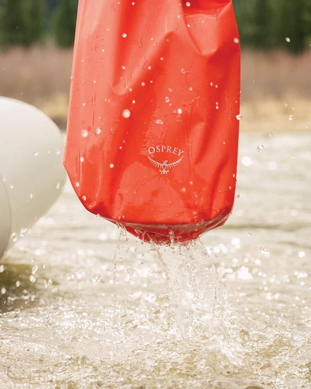 オスプレーのインスタグラム：「However you spend time on the water, keep your valuables bone dry with the all-new, stand-alone waterproof, IPX5-rated Wildwater Series.   Go Wild – shop the Wildwater Series now.」
