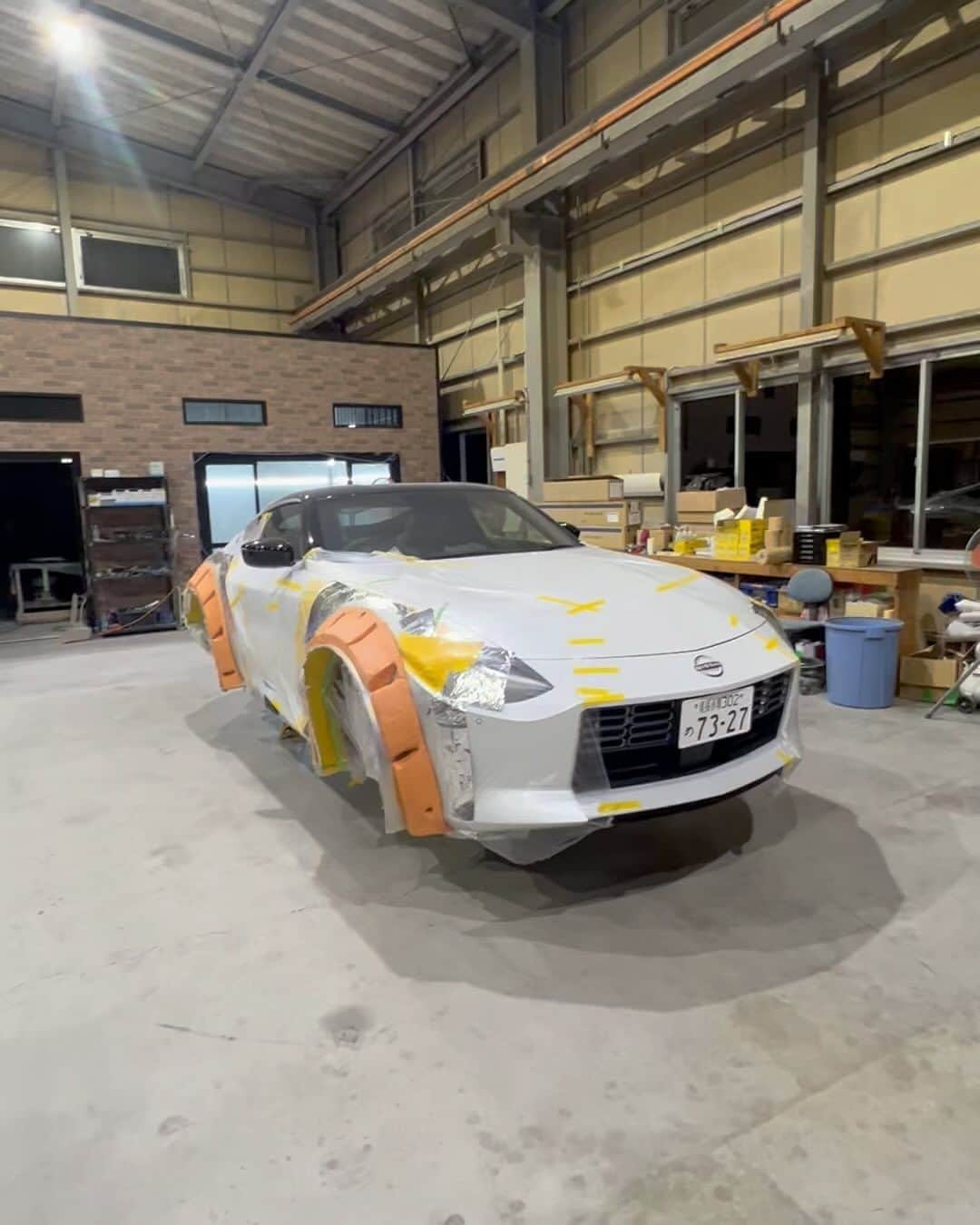 のインスタグラム：「NEW LB⚡️WORKS NISSAN FAIRLADY Z WIDE BODY KIT 😆 @nissanjapan  @tone_japan  @minigt @hotwheelsofficial  @yokohama.rubber_jp  @racingservice_watanabe  #nissanskyline  #nissan350z  #jdm #jdmcars #custom#car #nice#ncecar#yokohamatire #stance #stancenation #new#widebody#kit#ltmw#illist」