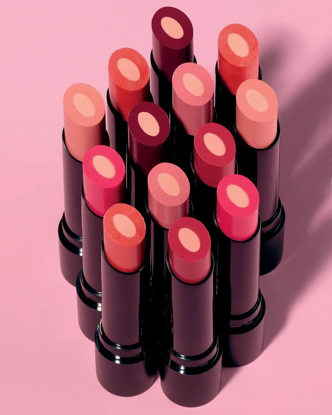 エイボンさんのインスタグラム写真 - (エイボンInstagram)「Slip into the comfort of a new anti-aging lipstick – the only lipstick in the US with a Bio-Retinol core. ✨ (yes, it’s on sale right now🚨)  💄fmg Cashmere Essence Lip cream  #nationallipstickday #lipstick #avoninsider」7月31日 1時01分 - avoninsider