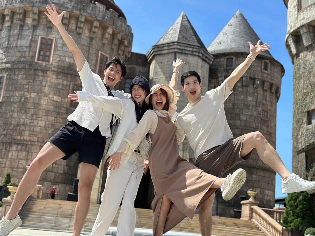 のインスタグラム：「#เวียดนามเราจะสู้เพราะเราไปเป็นคู่🤪 (สู้กันเอง5555)」