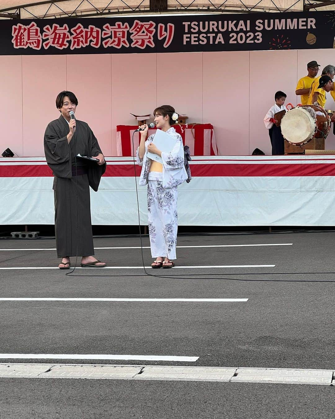 脇あかりさんのインスタグラム写真 - (脇あかりInstagram)「第30回🌻鶴海納涼祭り🌻 MCを大野タカシさん　@takasweey と一緒に務めさせて頂きました🥹💕 ありがとうございました！！  約2000人の来場者！！！  大分東明高校吹奏楽部の皆さんから始まり… 小池原神楽さん スペシャルお笑いライブ アイデンティティさん ベリーダンス ネフェル&キミベリーダンスさん 恒例のメインイベント”鶴海うちわ大抽選会” 餅まき  最後まで大盛り上がりでした💗 抽選会で1時間😳😳😳 こんなに、盛り上がる抽選会は、初めてです😳💕  子供から大人まで みんな参加型のお祭り 最高に楽しかったです🧡  ありがとうございました😌 また、来年お会いしましょ〜う♡ (勝手に参加します😋)  #大分　#夏祭り　#鶴崎海陸運輸 #鶴海納涼祭り　#夏休み　#浴衣　#浴衣女子 #浴衣コーデ #浴衣ヘア #お祭り」7月30日 16時37分 - akari_waki_official