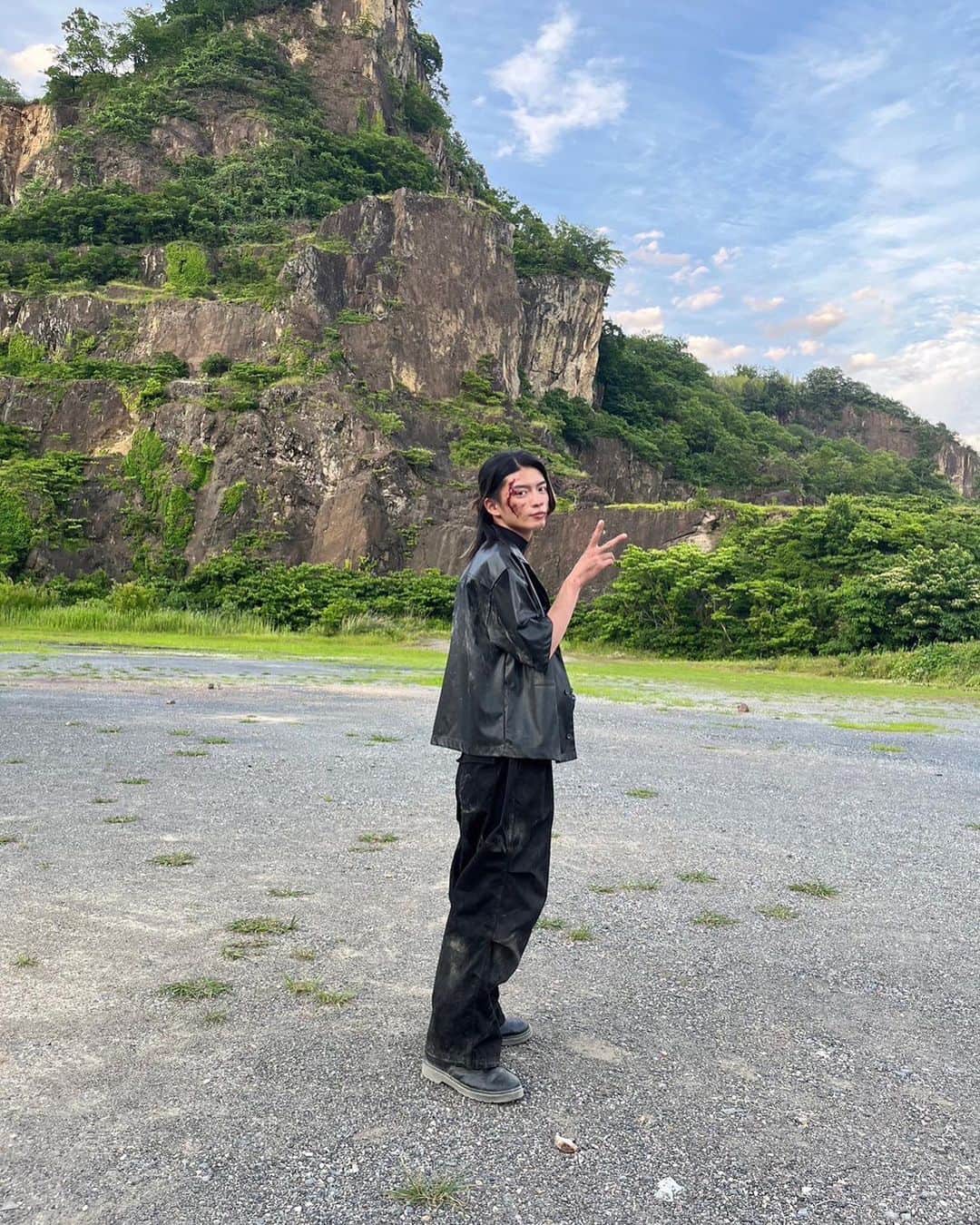 杢代和人のインスタグラム：「またなベロバ  #杢代和人 #仮面ライダーギーツ #ベロバッファ」