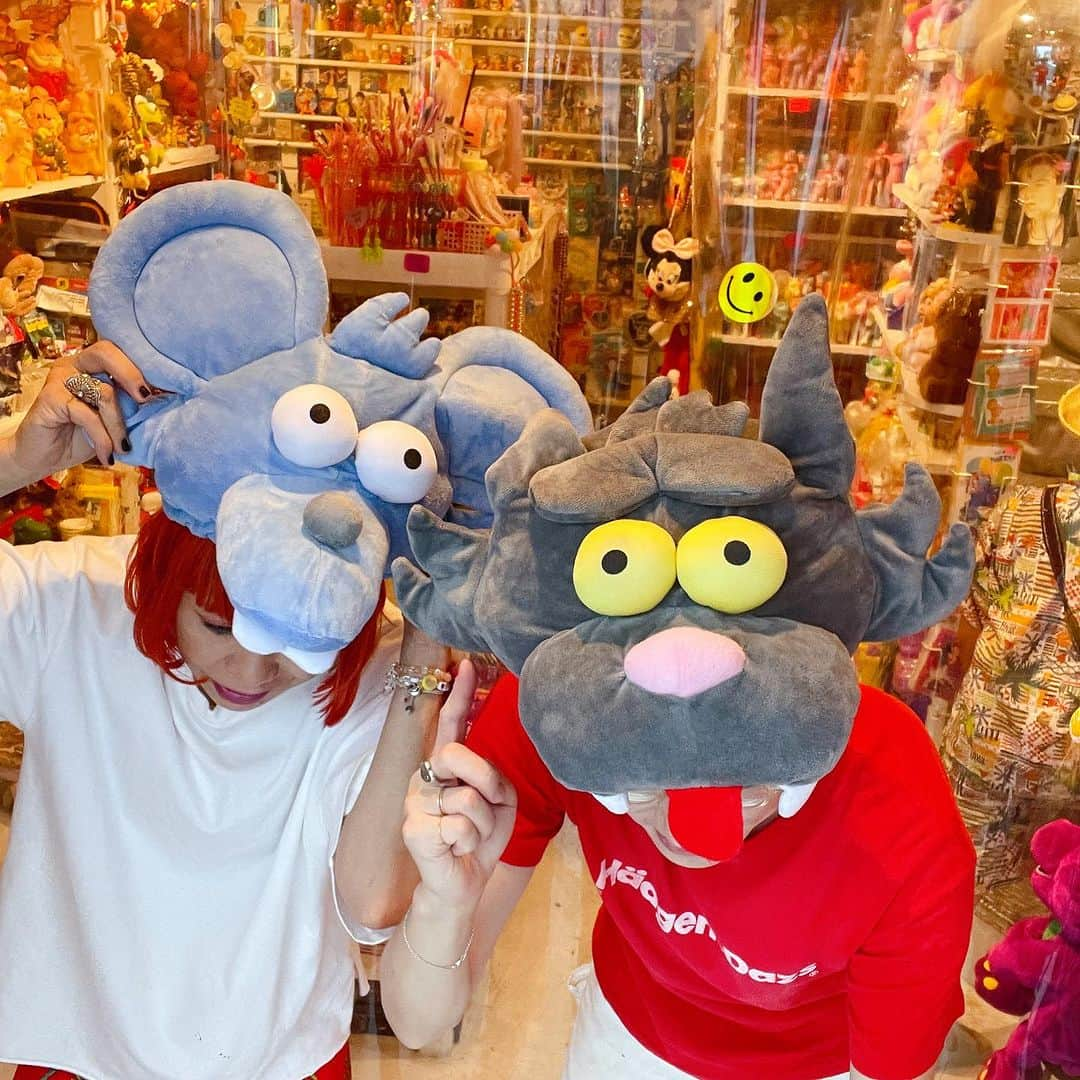 おもちゃやSPIRALさんのインスタグラム写真 - (おもちゃやSPIRALInstagram)「Simpsons Itchy&Scratchy Hat入荷しました🐭🐱  ボリュームすごいです。笑」7月30日 17時09分 - spiral_toy