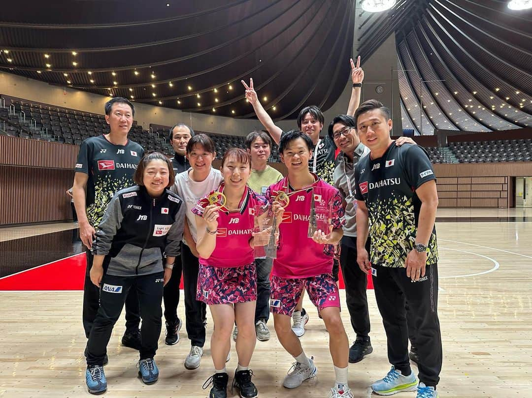 東野有紗さんのインスタグラム写真 - (東野有紗Instagram)「JAPAN OPEN 優勝🏆🏅  本当にたくさんのたくさんの声援、応援、サポートあっての優勝です。 苦しい時もたくさん、頑張って、ワタガシ一本。本当に嬉しかったです。 去年の悔しい思いから一年、なかなか優勝出来なかったけど、たくさんの日本のファンの方々の前で優勝をお届けすることができて本当に嬉しいです。  どんな時でも、コミュニケーションを大切にしてくれたパートナー、コーチ、スタッフの方々に感謝の気持ちでいっぱいです。 そして、応援してくれた、たくさんの方々にも感謝の気持ちでいっぱいです。  ありがとうございました！😭  #ワタガシ #japanopen」7月30日 17時45分 - aripei.meee