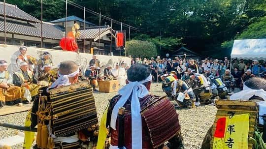 森まさこのインスタグラム：「戦国時代さながらの空間に迷い込んだような、相馬野馬追。 朝の総大将出陣式にて。」