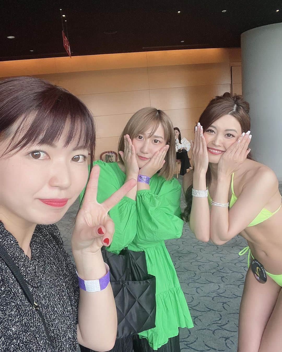 MISUZUさんのインスタグラム写真 - (MISUZUInstagram)「. いつの話？ ってくらい遅くなってしまったけど 記録として残したいので付き合ってください🤲笑  7/2に行われた #ベストボディジャパン  #モデルジャパン2023 #福岡大会 にて グランプリ頂きました🥹🎖️  5/20の宮崎大会より さらにブラッシュアップして挑んだ福岡大会！ 日本大会に向け 宮崎大会の反省を生かして 自分自身を成長させるための舞台。 実際ステージに立つと思うようにできなくて😭 福岡大会は宮崎大会より自信喪失してました🫠🫠  だけどあたしはあたし！の気持ちで 宮崎大会の時からお世話になってる @takako.bestbody @takabody.hip  たかこ先生の言葉を思い出して 出しきりました🔥🔥  終わったあとは反省点ももちろんあったし、 自信喪失して宮崎大会より楽しめなかった部分もあるけど やっぱりやってよかった！！って 強く思った🥹🩷🩷  応援しに来てくれた友達、 メッセージくれた友達や家族、 そしてフォロワーの方々、 あなたたちの言葉でいつもいつも 力をもらいます🥹 本当感謝！  次は日本大会に向け10月にある 九州大会に出場予定です💪🔥 （日本大会は11月）  成長していくあたしを見てほしいので、 最後まで応援してくださると嬉しいです🥹🩷  #感謝 #報告 #福岡大会 #福岡 #北九州 #小倉 #宮崎 #挑戦 #ボディーメイク #ダイエット #モデル #水着 #サロモ #サロンモデル #newpost #japan #japanesegirl」7月30日 17時48分 - miistar1126