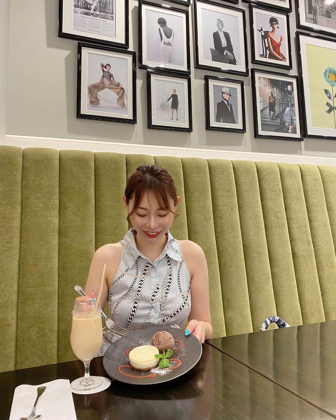karen okajimaのインスタグラム：「銀座カフェ☕✧ BARNEYS CAFE BY MI CAFETO 💓  お知り合いがしてるカフェで ずっと気になっててこの間初めて行けた✨ 珈琲がとにかく美味しい☕️  色んな種類があって、最高の 珈琲を沢山飲めちゃう✨ 私はその日のおすすめの珈琲と、 カフェラテも飲んでみた！！ どちらも美味しかったー🥰  店内も落ち着いた雰囲気でおしゃれだった🤍 また東京行った際は寄ろうっと🎶  BARNEYS CAFE BY MI CAFETO  東京都中央区銀座6-8-7 交詢ビル 3F 03-6263-8480 ［日～土］ 11:00-20:00（L.O. 19:00）  #BARNEYSCAFEBYMICAFETO  #バーニーズカフェバイミカフェート  #バーニーズカフェ #銀座カフェ #東京カフェ」