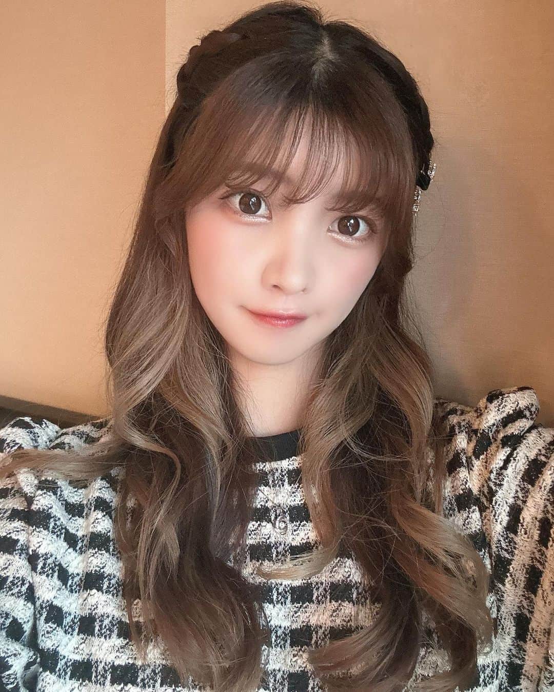 中山星香のインスタグラム：「髪自分でやった♡」