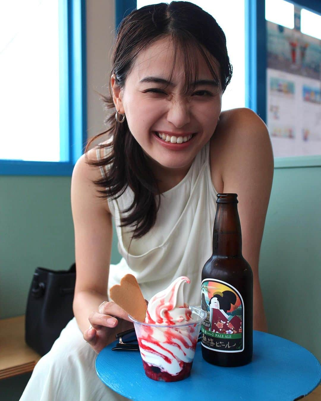 LUNAのインスタグラム：「ビールもアイスも欲張りな季節やなぁ〜🍻🍨  とは言いつつしっかりバテるタイプなので もう食べたくない〜ってなる事多いし 腹八分目までも行きたくないくらい 少食なもんだから あ、食べてないなって思ったら プロテインとかバナナスムージーとか 作ってサラッと飲むようにしてる🏃✨  今日はしっかり鰻を食べる〜〜〜  #夏バテ防止 #夏バテ予防 #夏バテ対策 #夏バテ解消  #ビール女子 #ビール党 #ビール部 #ビールスタグラム #ビール好きな人と繋がりたい  #ビール最高 #ビールが好き  #熱海旅行 #初島アイランドリゾート #初島 #熱海グルメ」