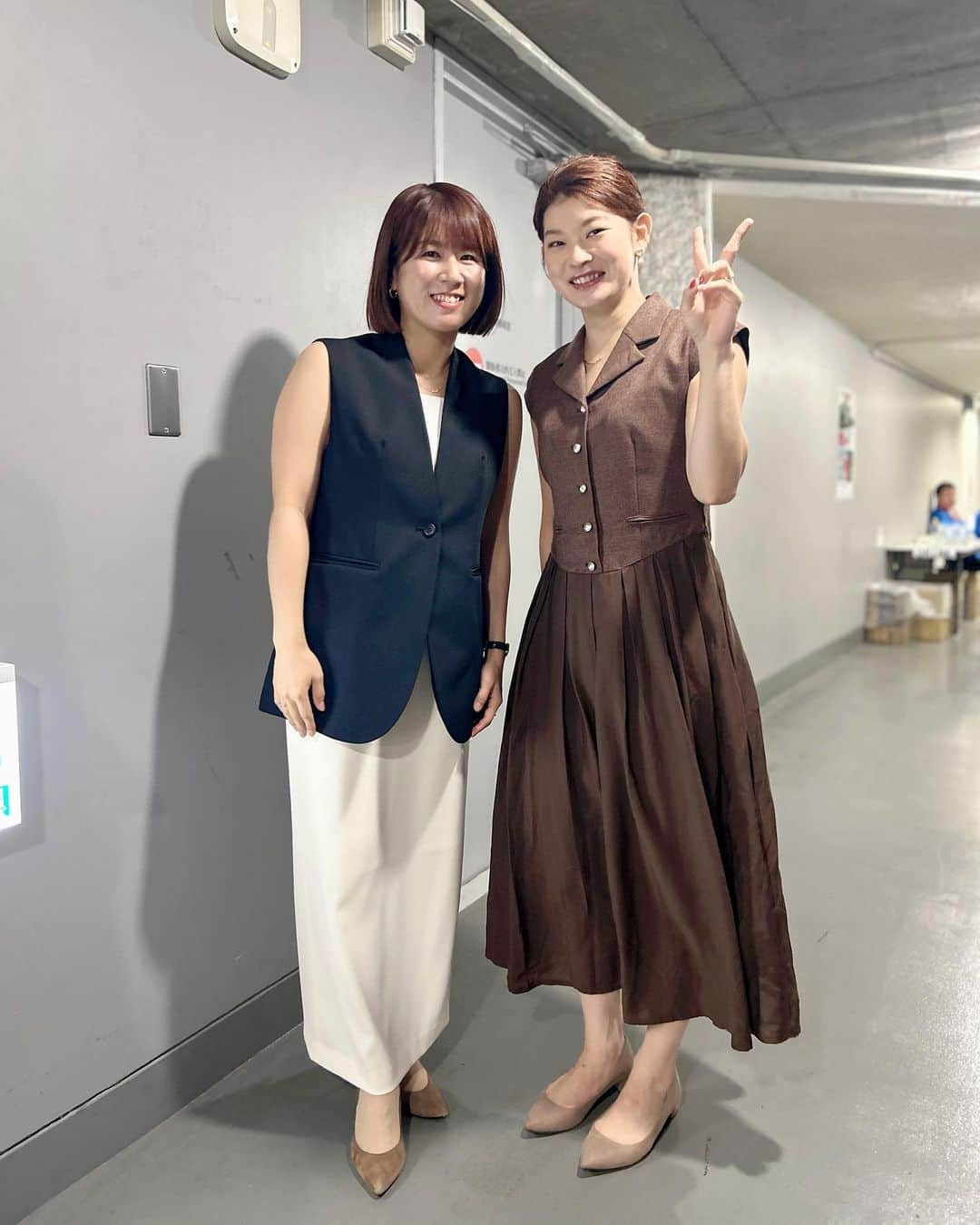 藤井瑞希さんのインスタグラム写真 - (藤井瑞希Instagram)「・ ・ 本日、ダイハツジャパンオープン女子ダブルスの表彰式でメダルの贈呈を務めさせていただきました🙇‍♀️✨ ・ 大変光栄なことなので、お話しいただいたときは驚きもありましたが、素直に嬉しかったです🥰✴︎ そして、最近コンビを組むことが多いたかぴぃーと一緒だったので緊張も和らぎました！笑 ・ 貴重な経験をありがとうございました。 ・ そして、選手の皆さんお疲れ様でした🩵 ・ ・ #ダイハツジャパンオープン #ジャパンオープン #バドミントン #japanopensuper750  #高橋礼華 #藤井瑞希  #メダリスト」7月30日 18時32分 - bdmntnfujiimizuki