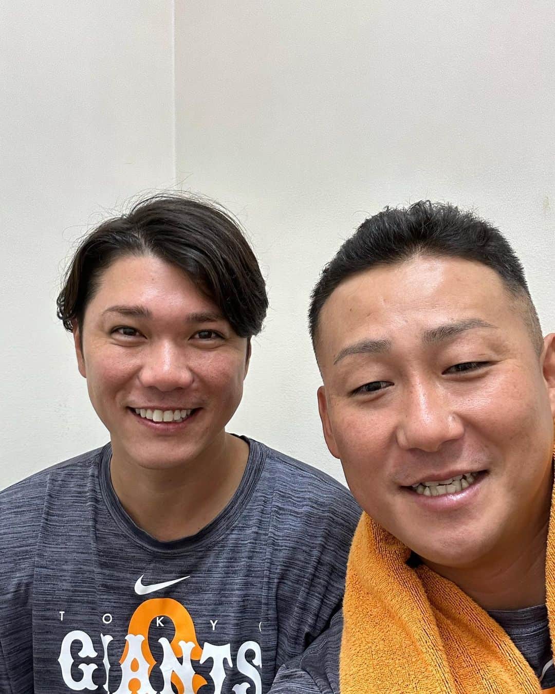 中田翔のインスタグラム：「インスタグラマーだって笑 #坂本勇人#中田翔#読売巨人軍#スーパースター！！」