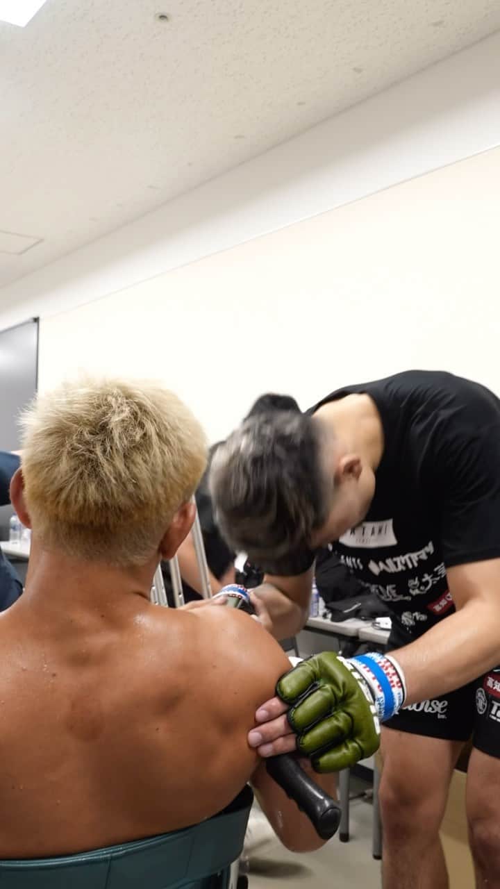 RIZIN FF OFFICIALのインスタグラム：「A fierce fight, but all respect at the end of the day. #SUPERRIZIN2」
