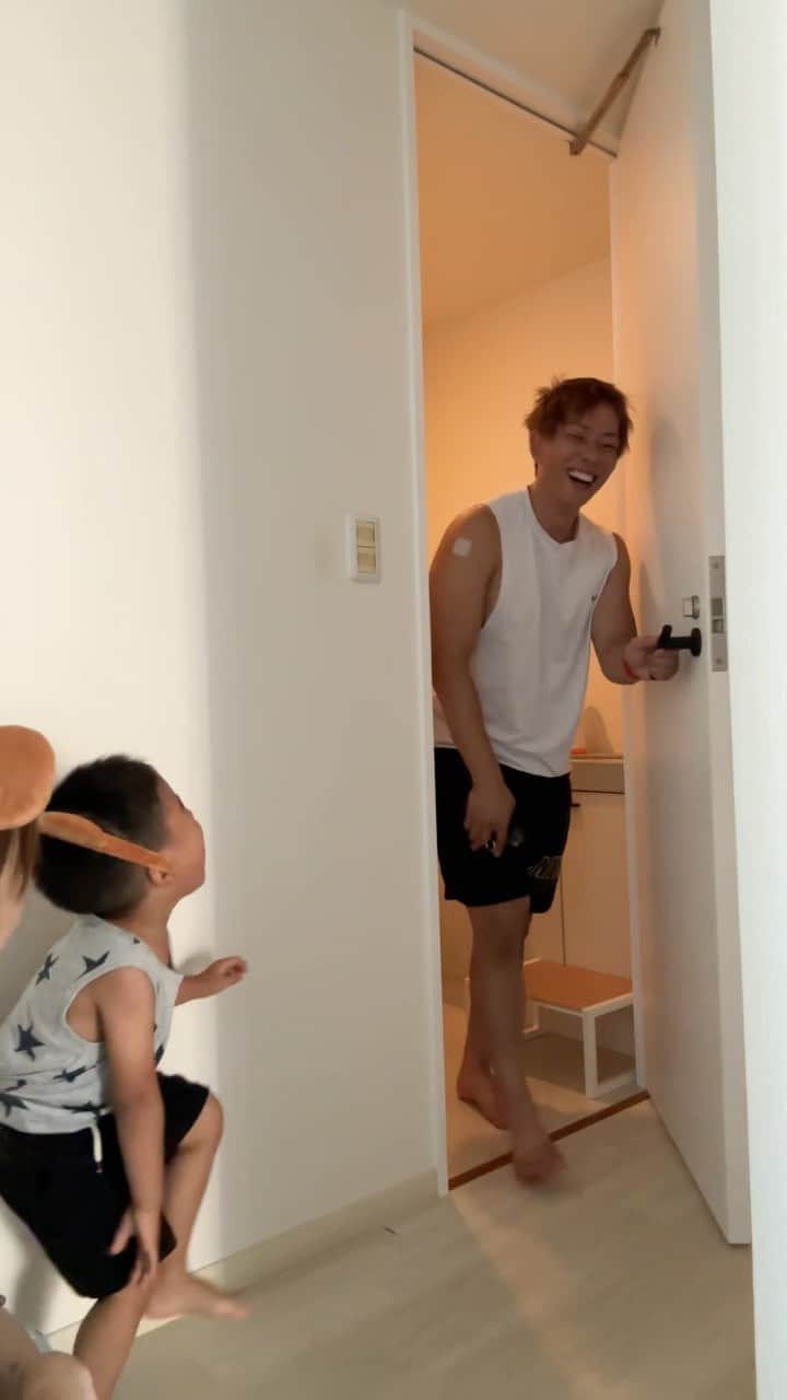 のインスタグラム：「たまたま家にクマのカチューシャがあったので🐻  #日常 #家族 #子供のいる暮らし」