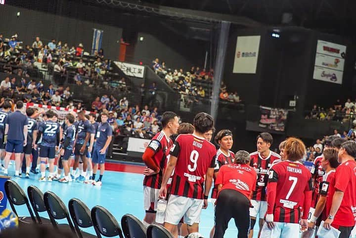 成田幸平さんのインスタグラム写真 - (成田幸平Instagram)「＊＊＊  2023.07.29  VS 豊田合成　29-29 Draw  素敵な写真ありがとうございます✨  Photo by @_mg____hb  #トヨタ紡織九州レッドトルネードSAGA #HANDBALL #ハンドボール #JHL #日本ハンドボールリーグ #salming #SalmingJapan #BEUERFEIND #NoPainNoGain」7月30日 19時08分 - kohei_narita23