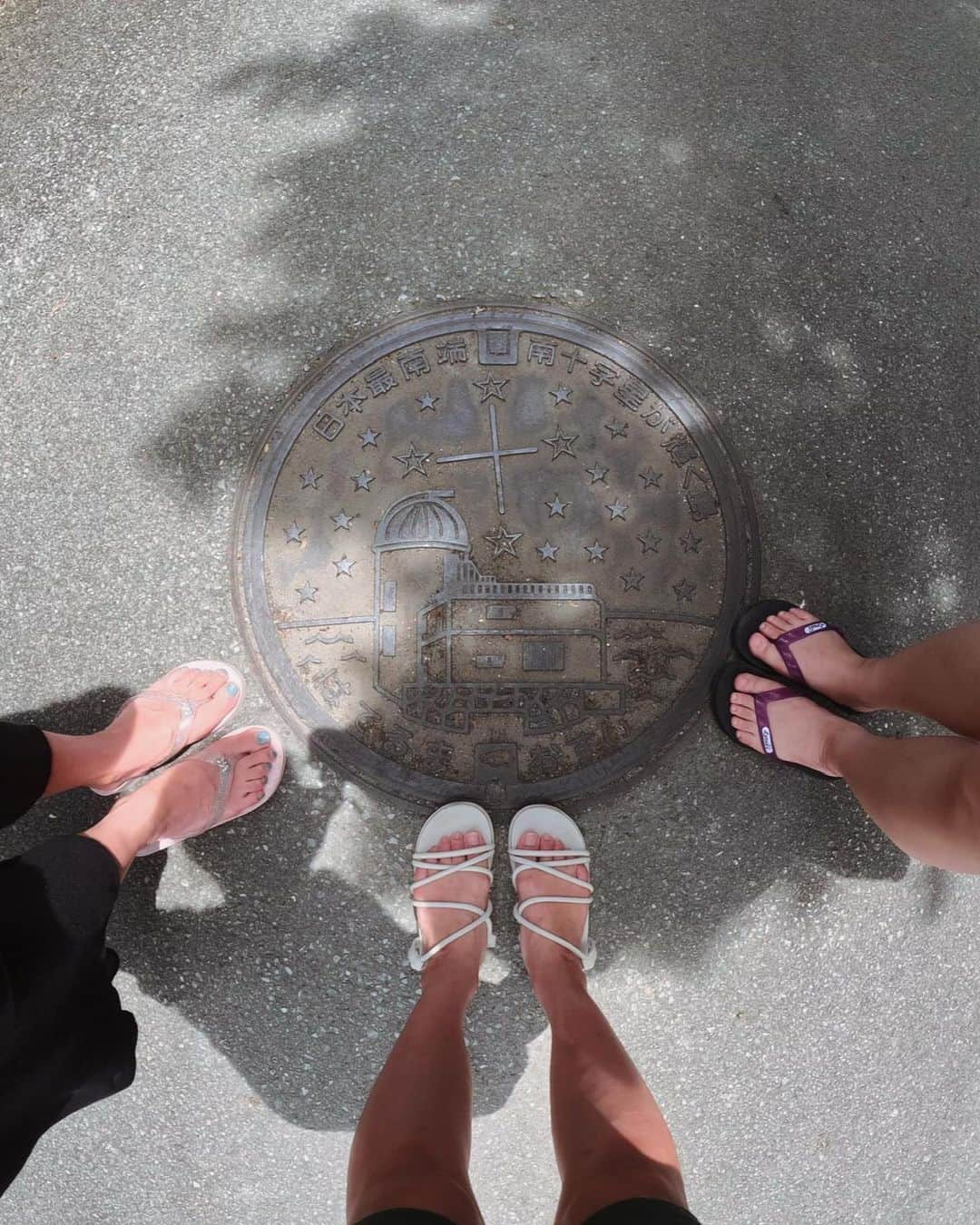 戸崎奈津さんのインスタグラム写真 - (戸崎奈津Instagram)「🐠⚓︎🏝🐢  日本で唯一、波照間島からみれるという南十字星は 残念ながら曇りでみれず..🌌 時期は12月から６月🌌 次は必ず✨  宿は友達何人かに勧めてもらった  #ハウス美波 さんにお世話になりました😌  日本最南端の居酒屋 ☞ #味⚪︎ (みまる)さん は #泡波 もいただけます🍻 予約しないと席埋まっちゃいます👍  与那国島☞石垣島☞波照間島☞竹富島 と廻る離島巡り🌴 このコース良かったな〜大満足✈️⚓️  #波照間ブルー #波照間  #沖縄 #scuba #ダイビング #Photo #Okinawa #日本最南端 #👙 #石垣島 #八重山諸島 #海好き #haterumaisland #japan #日本最南端 #natsu_trip🌸」7月30日 19時17分 - naa_tsu0827