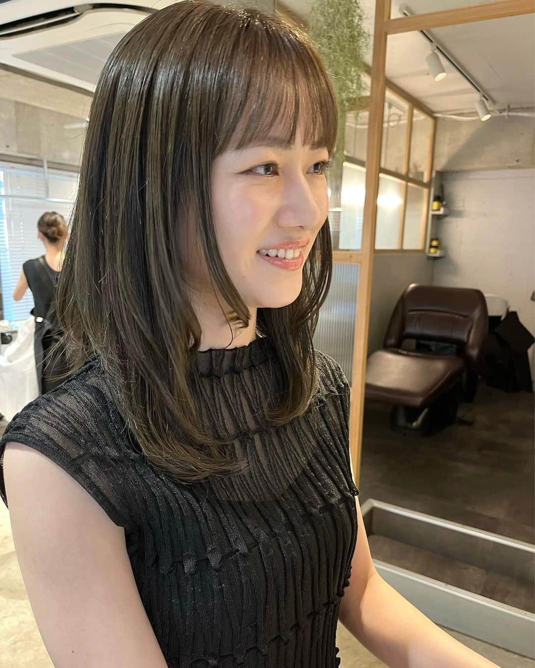 釜井美由紀さんのインスタグラム写真 - (釜井美由紀Instagram)「先日、美容院に💇‍♀️ ⁡ 今回はレイヤー多めにカットしてもらいました✂︎ 少し巻くだけで動きが出てお気に入り🧸🫧 ⁡ #enci #レイヤーカット #ヘアカット #セミロング #オリーブカラー #オリーブベージュ」7月30日 19時25分 - miyuki.kamai