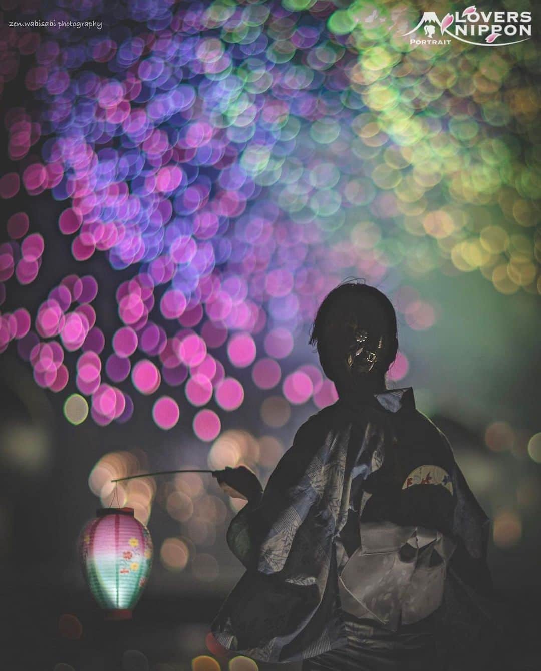 のインスタグラム：「🇯🇵Today's LoversNippon Selection🇯🇵 . Artist｜@zen.wabisabi Selected｜@rphafoto . Follow : @lovers_nippon Tag : #lovers_nippon ＿＿＿＿＿＿＿＿＿＿＿＿＿＿＿＿＿＿＿＿ ￣￣￣￣￣￣￣￣￣￣￣￣￣￣￣￣￣￣￣￣ @zen.wabisabi 様おめでとうございます✨👏素敵なお写真にタグ付けしていただきありがとうございます！今後ともLoversNipponを宜しくお願い致します♫✨ ＿＿＿＿＿＿＿＿＿＿＿＿＿＿＿＿＿＿＿＿ ￣￣￣￣￣￣￣￣￣￣￣￣￣￣￣￣￣￣￣￣ #日本 #写真 #ポートレート #beautiful #絶景 #picture #photo #portrait #Japan #花火」