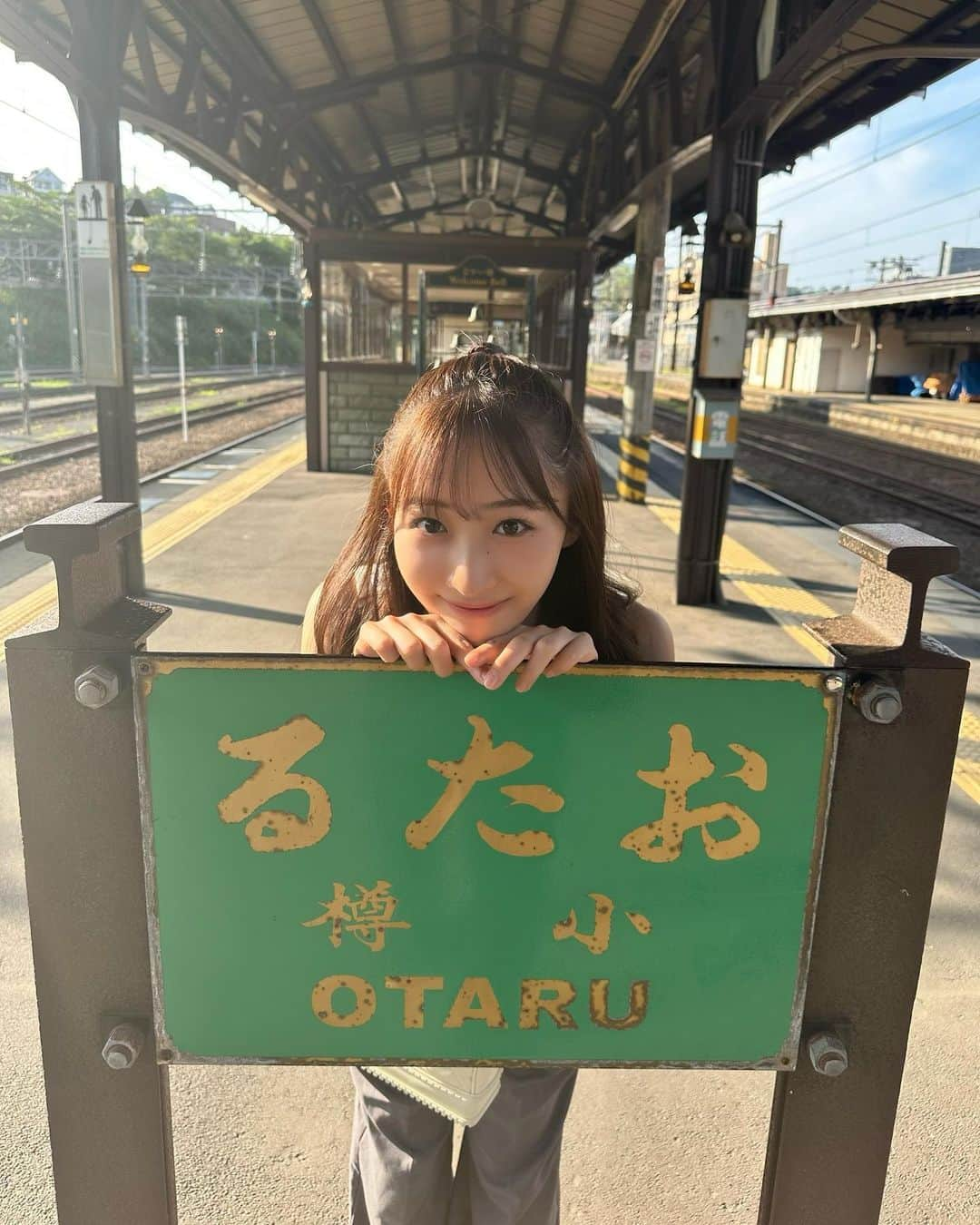 石川翔鈴さんのインスタグラム写真 - (石川翔鈴Instagram)「. インターハイの試合観戦後、 今しかない！と祖母に会いに小樽へ🚃  ２時間弱しか一緒にはいられなかったけれど 懐かしい話をしたり、温かい幸せな時間を過ごしました もっと頻繁に会いに帰りたいな☺️。  #Otaru #Hokkaido #fashion #ootd #envym #gu」7月30日 19時27分 - karen__i328