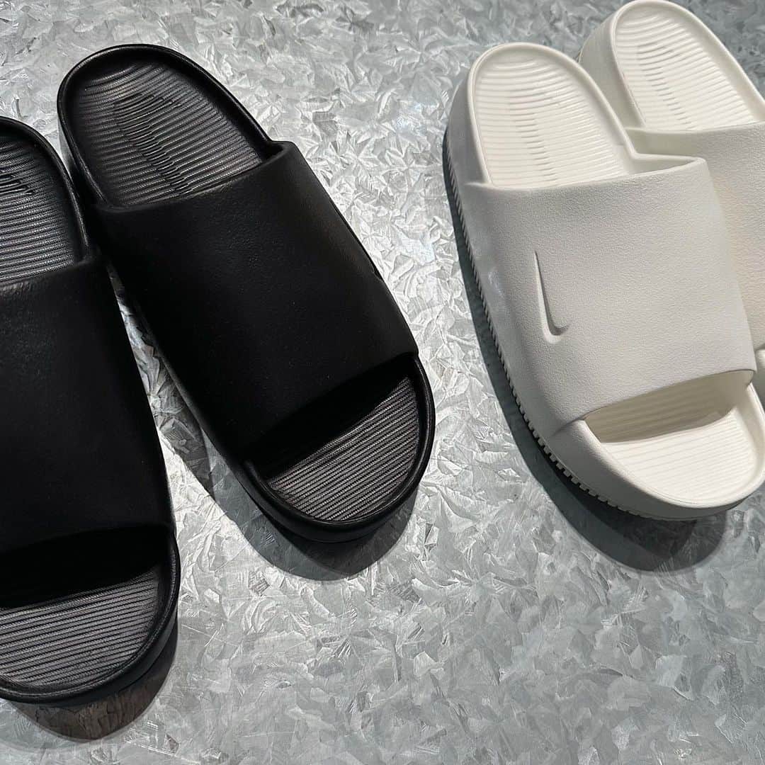 のインスタグラム：「＜NIKE＞ CALM SLIDE for women ¥6,050  #H_beautyandyouth #エイチビューティアンドユース @h_beautyandyouth  #BEAUTYANDYOUTH #ビューティアンドユース #Unitedarrows #ユナイテッドアローズ #nike」
