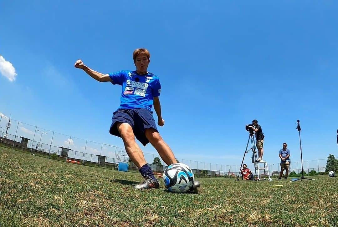 齋藤慎太郎さんのインスタグラム写真 - (齋藤慎太郎Instagram)「. 『KICK OFF! J』スペシャル企画 バナナキングコンテスト🍌  今回は横浜FCの三田啓貴選手、井上潮音選手、中村俊輔コーチがゲストです！ とにかく楽しかった… ぜひご覧ください👊  ※24:50〜24:58（一部地域を除くエリアで放送）  #kickoff  #バナキン」7月30日 19時46分 - shintarosaito_