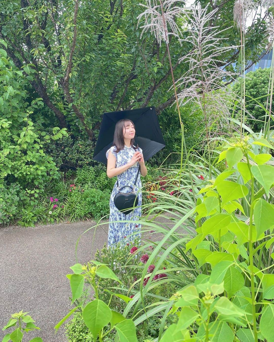 成田梨紗さんのインスタグラム写真 - (成田梨紗Instagram)「7月ももう終わりですね☘️🌺🏵️🪷🌼🌱 ⁡ 今年はフットネイルにも挑戦🐾 外反母趾が気にならないくらい かわいくしてもらっちゃいました🤭🐾 ⁡ 最近は〜 久しぶりにグラドールメンバーで懐かしい曲を踊って楽しかったり〜 野球を観に行ったらまさかのイベントに参加させていただき緊張したり〜 もーう毎日暑すぎて溶けそうですが〜 来月も楽しく過ごしましょう〜😋🙌🏻🍧 ⁡ #夏ですね #暑すぎる #フットネイル  #ジャイアンツ #東京ドーム」7月30日 19時47分 - narita_risa