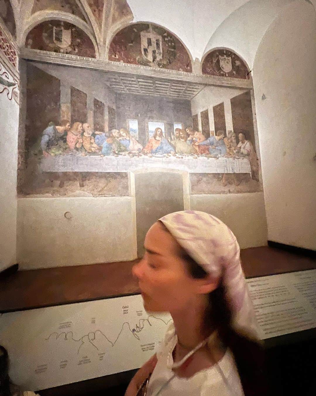 マリーナ・アレクサーンドロヴァのインスタグラム：「С именинами, Марины!  Пусть ваш ангел будет всегда за спиной и пусть мечты сбываются, как моя сегодня…  The Last Supper Mural by Leonardo da Vinci」