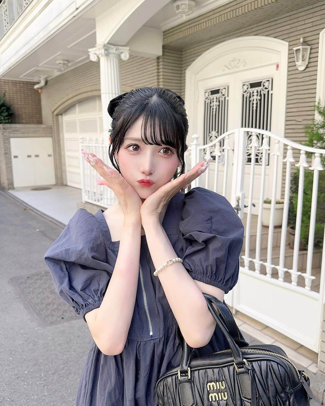 田口未彩のインスタグラム：「♡  🎀お知らせ🎀  あした７月３１日(月)、ラフォーレ原宿にある BUNNY STUDIOさんにて、 🎀田口未彩１日店長イベント🎀があります🫧  来店して商品&チェキor写メをご購入頂いた方には特別にお一人様1回に限り、 🌷15秒ムービー撮影🌷を特典で付けさせていただきます🤍 (2ショットでもみぃのみでも可)  商品1点でもご購入頂ければチェキor写メは何枚でも撮れます✨  メンズ物もあるみたいなので、 男性も女の子も会いに来てくれたら嬉しいです🐇🤍  いつも来てくれてる方も、 お久しぶりの方も初めましての方も、 みぃ推しじゃない方も気軽に遊びに来てね🤍  ⚠️チェキor写メのお支払いは現金のみとなりますのでご注意ください！  .」