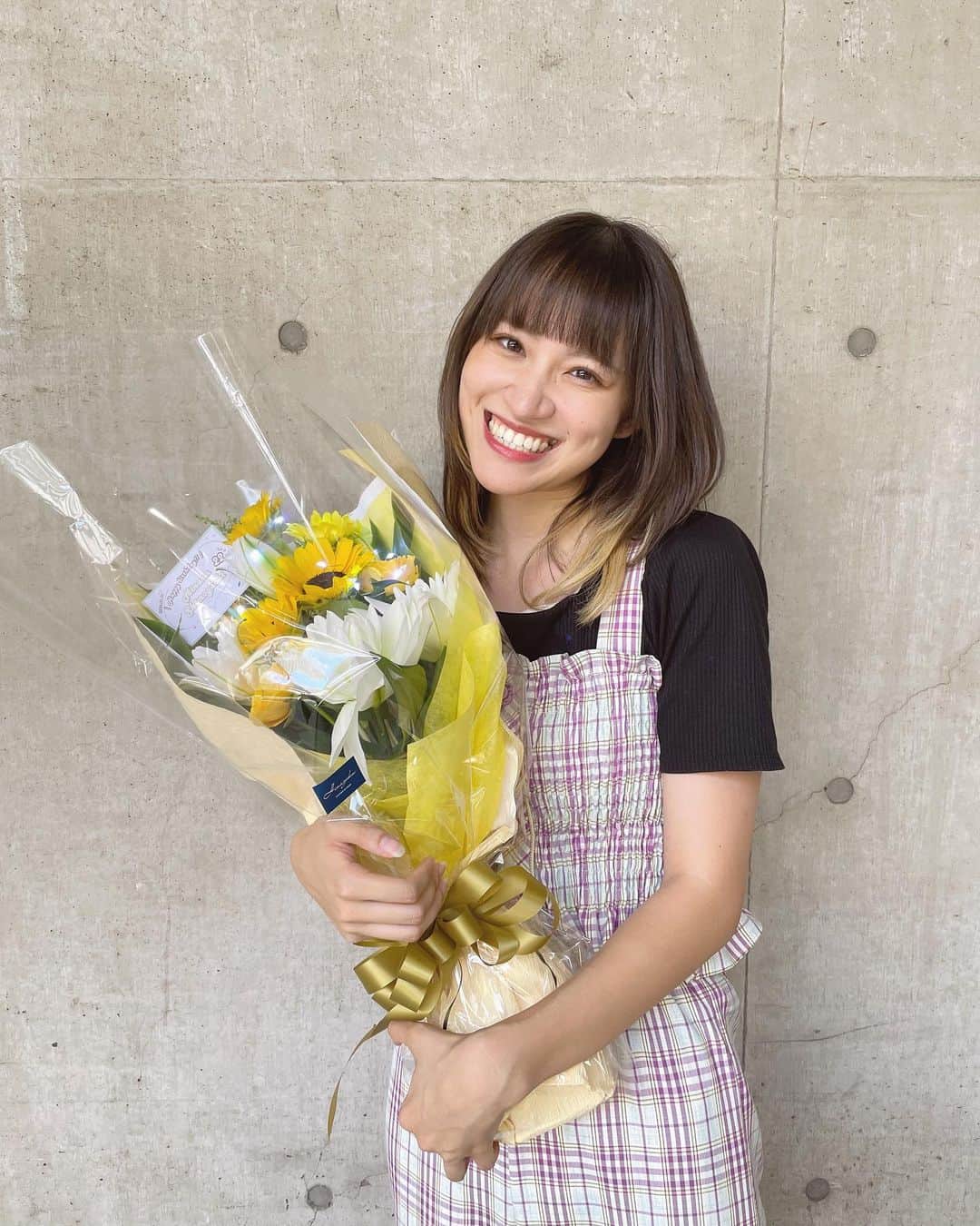 下口ひななのインスタグラム：「🌻 ⁡ ⁡ ⁡ ⁡ ⁡ お誕生日みんながお祝いしてくれて、こんなにたくさんの方にお祝いして頂けることが幸せです ⁡ ⁡ 本当にありがとう！！！  #akb48 #誕生日 #向日葵 #ありがとう」