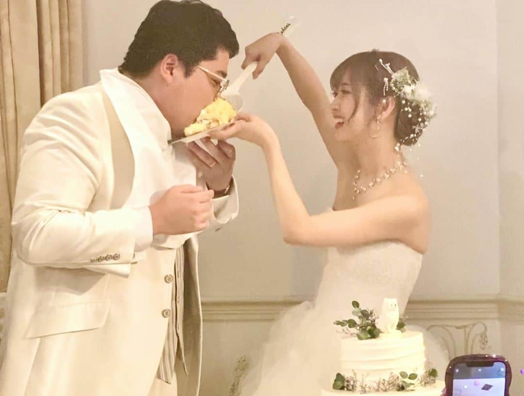 miumeさんのインスタグラム写真 - (miumeInstagram)「いくら&村上さんの結婚式に出席して来ました☺️ とっても素敵な結婚式でした〜〜〜👰‍♀️🤵‍♂️💖  改めておめでとうございます💍🍀🫶 末永くお幸せに💗」7月30日 20時06分 - miume_1220