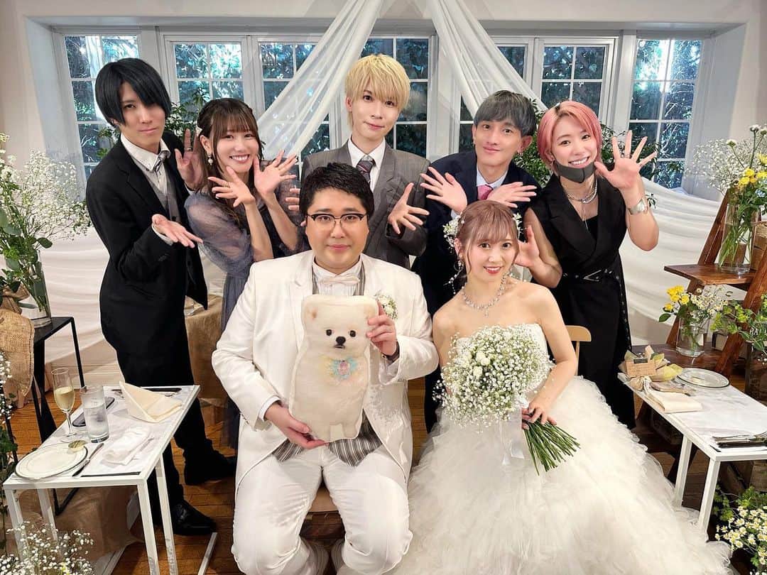 miumeのインスタグラム：「いくら&村上さんの結婚式に出席して来ました☺️ とっても素敵な結婚式でした〜〜〜👰‍♀️🤵‍♂️💖  改めておめでとうございます💍🍀🫶 末永くお幸せに💗」