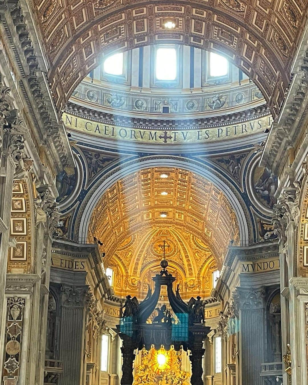 霧島れいかさんのインスタグラム写真 - (霧島れいかInstagram)「5年ぶりのローマ🇮🇹 2度目のVatican⭐︎ ローマを訪れて遺跡に魅了され 近い将来、 他の国の遺跡巡りもできたらいいなぁ♪ なんて思っております。  そして テルミニ駅は今回で 慣れて覚えて帰って来た…はず？ #italy #roma #vatican #vaticancity  #汗だくでボサボサ #方向音痴」7月30日 20時06分 - reika_kirishima