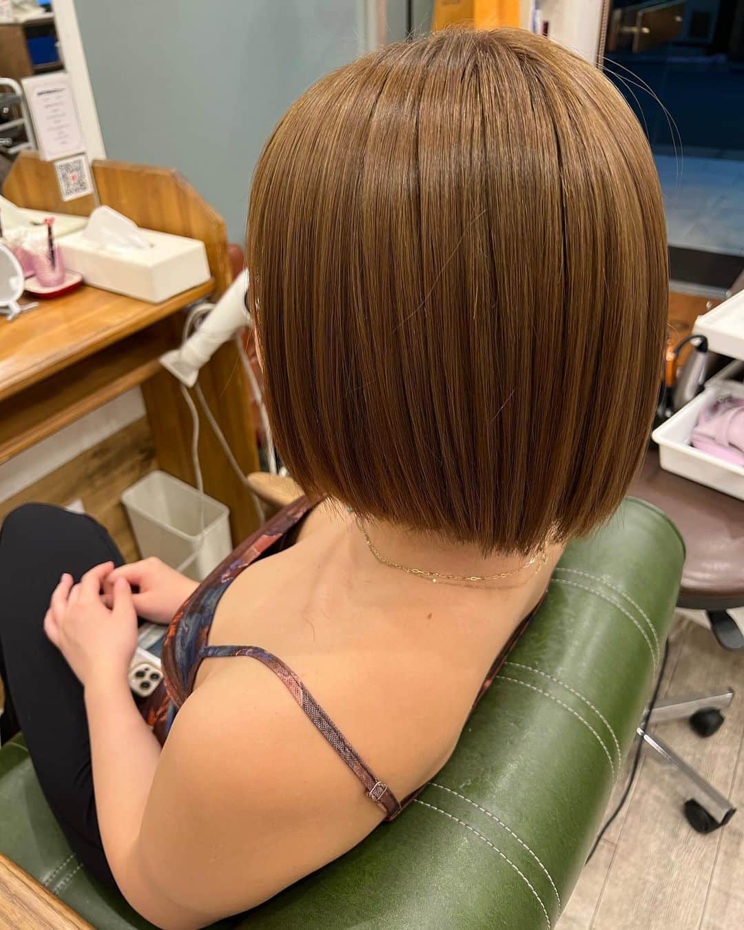Dcolorのインスタグラム：「【ミニボブ×ハイトーン】  カット&カラー　¥15,400-  ------------- D-COLOR【ディーカラー】　 東京都港区麻布十番２‐１９‐８ ----------------  open / close 月～金11：00～21：00 土　10:30〜20:00 日・祝日10:30～19：00  closed 年中無休」