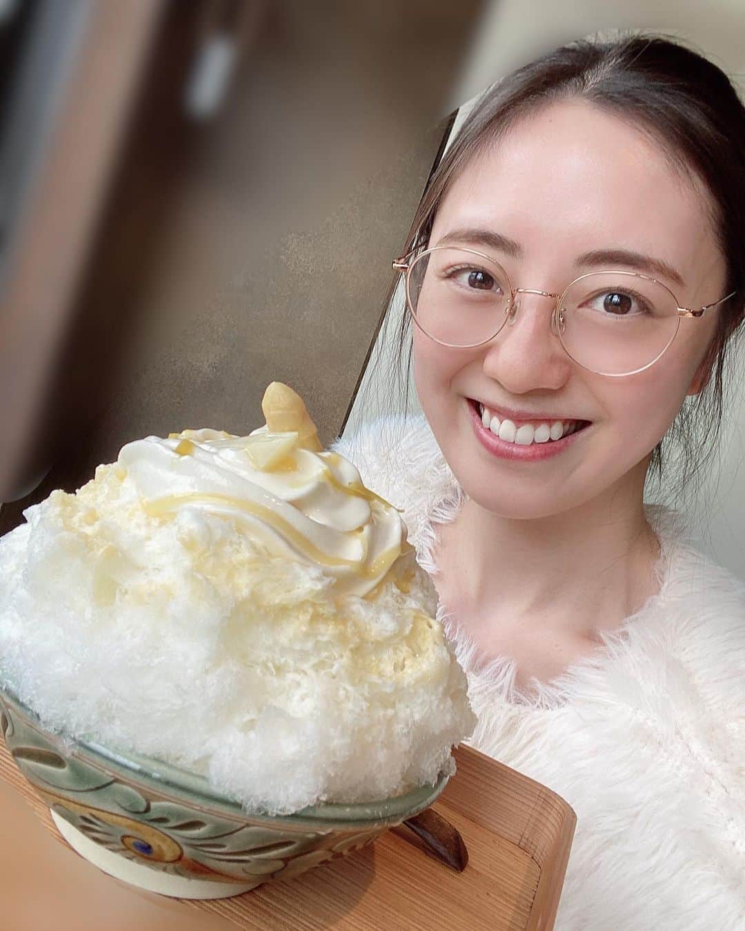 沢井美優のインスタグラム：「かき氷は芸術🍧🎨✨✨  #沢井はかき氷です #🍧  #かき氷 #かき氷大好き  #かき氷は人を幸せにする #🧡　 　 #笑顔溢れる毎日を  #明日もきっと素敵な一日 #🍀」